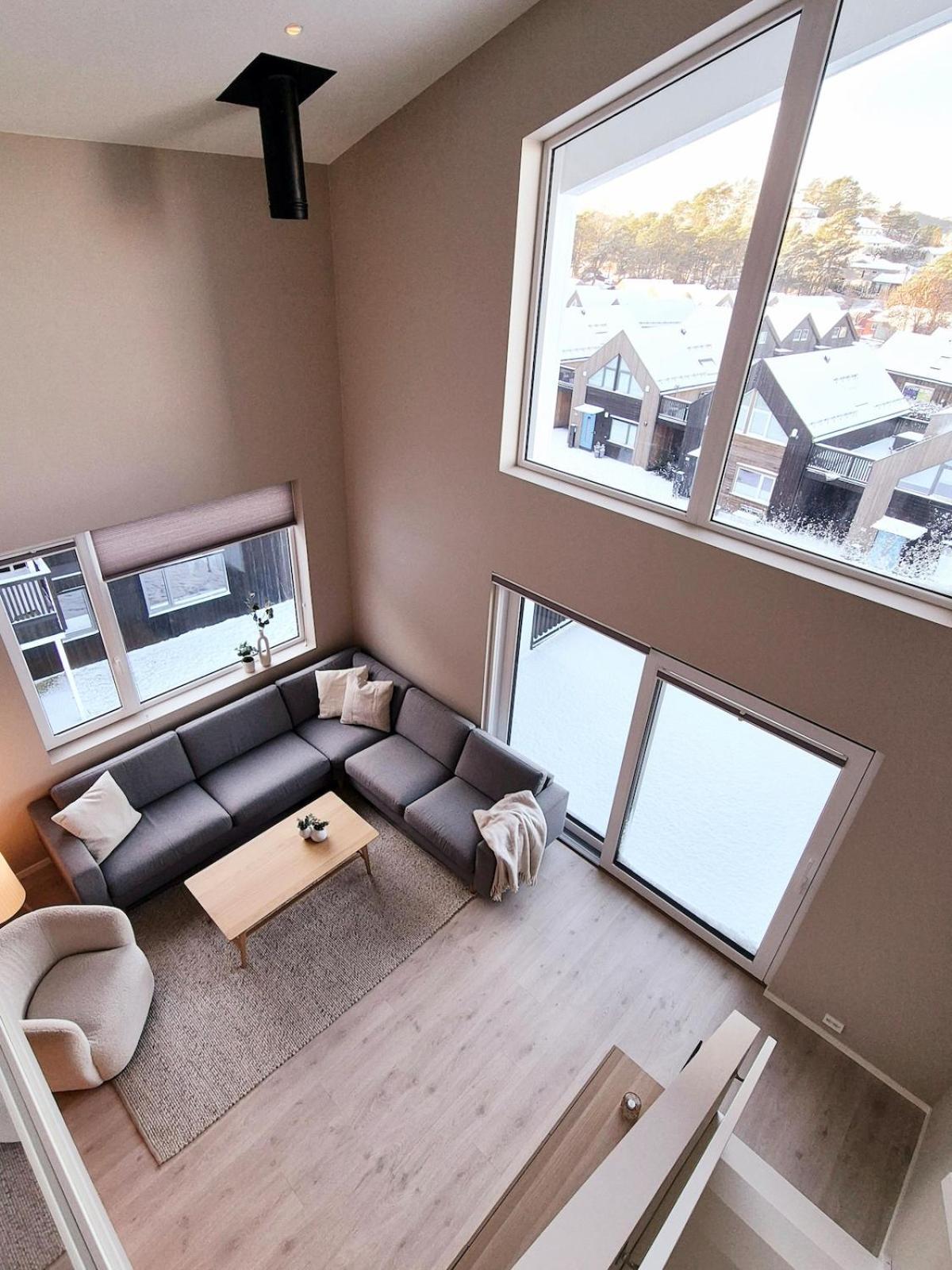Ny Stor Toppleilighet I Sogne Apartment